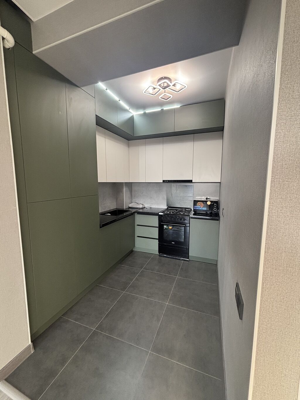 Аренда офисов, 80 м², В жилом комплексе, С видом на горы, С оборудованием, С отдельной кухней: фото 8