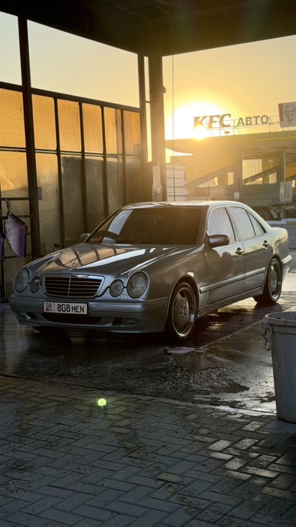 Mercedes-Benz E-Class: 2001 г., 3.2 л, Автомат, Бензин, Седан — фото 2