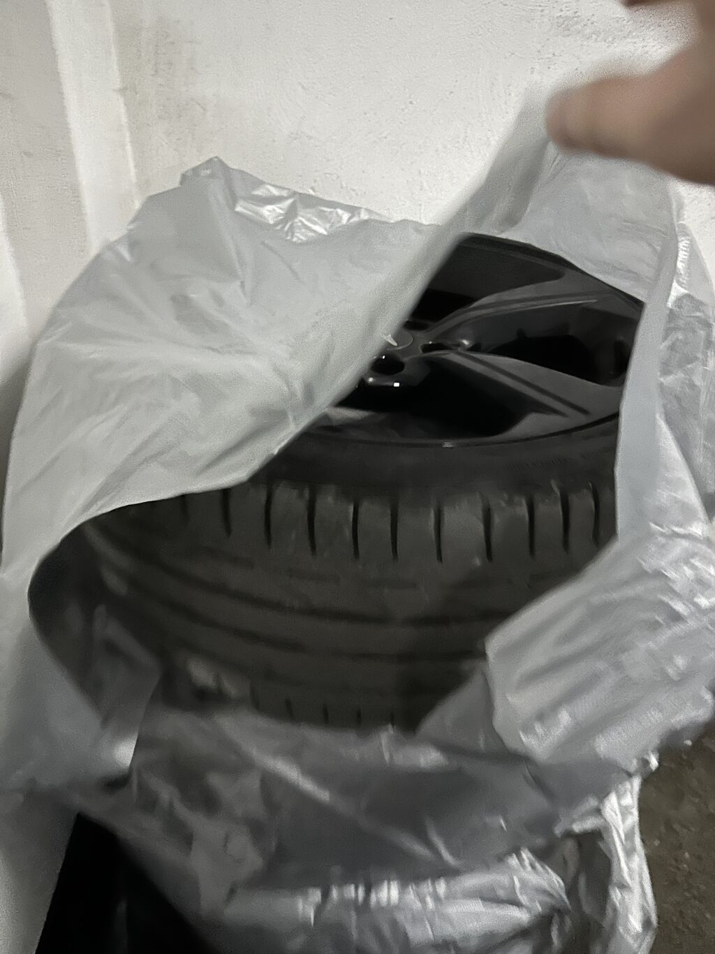 Колёса в сборе: литые диски с шинами Bridgestone Перед 225/40/R19 Зад: фото 5