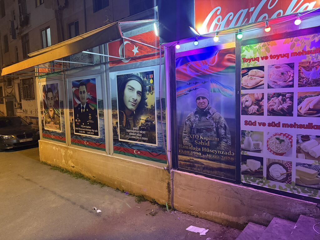 Yer şamaxinkadadir Asif meherremov kycesindedir dönerxana 70 mk her