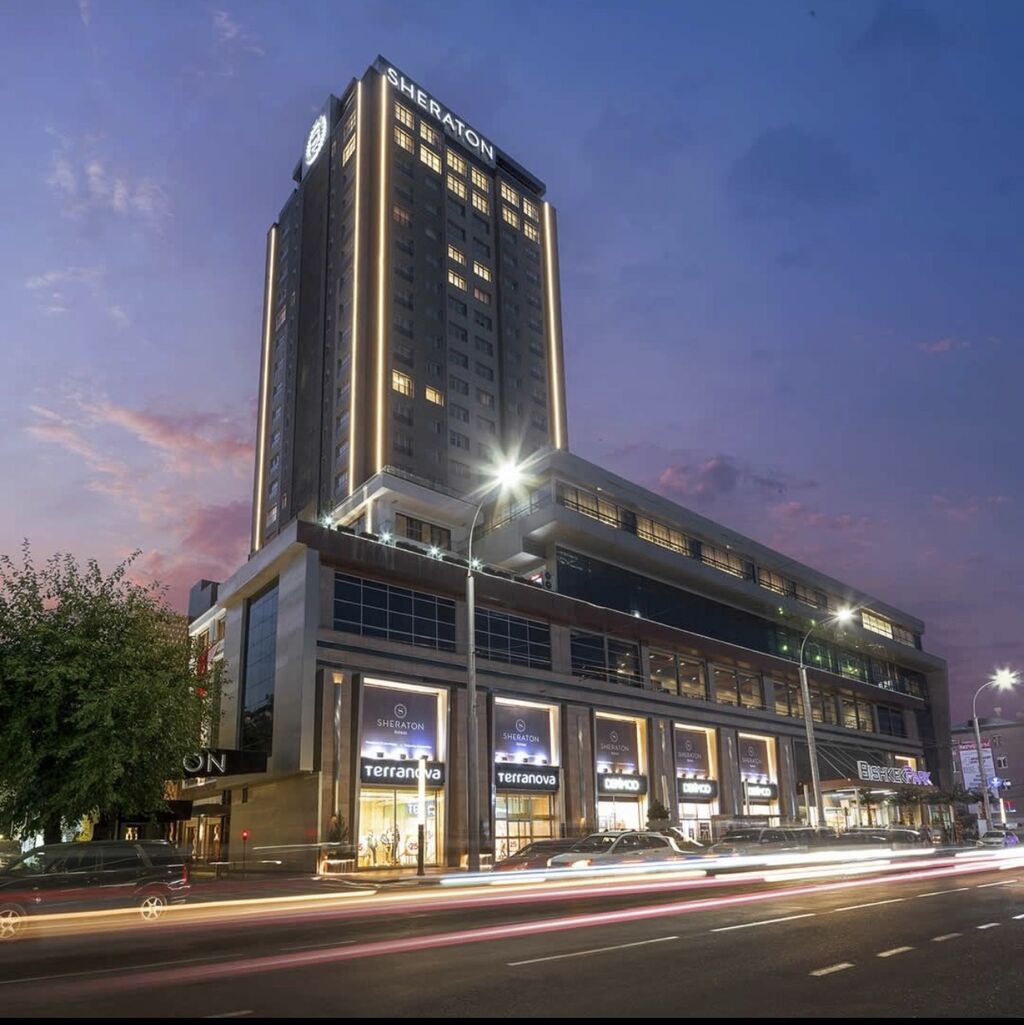 Хотел бишкек. Шератон Бишкек. Шератон Бишкек парк. Park Hotel Бишкек. Sheraton бассейн Бишкек.