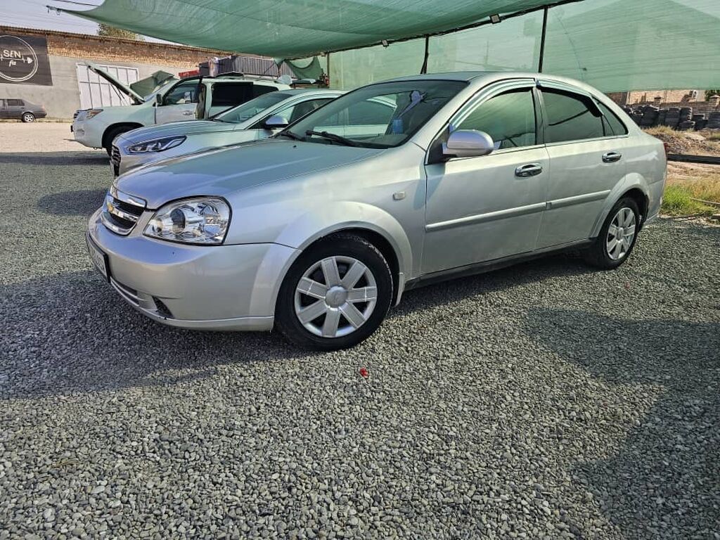 Chevrolet Lacetti: 2004 г., 1.6 л, Автомат, Бензин, Седан: фото 3
