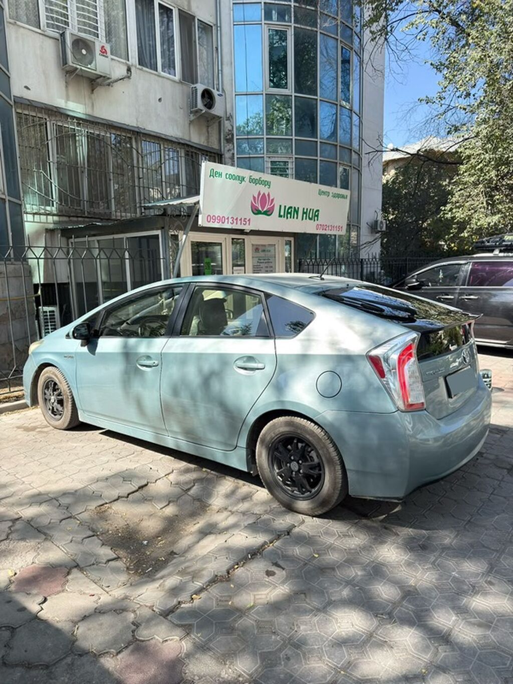 Toyota Prius: 2015 г., Вариатор, Гибрид, Хэтчбэк: фото 8