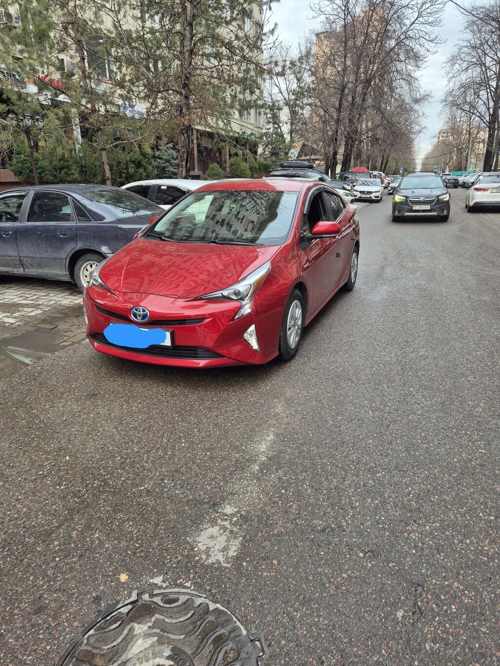 Toyota Prius 2018, гибрид, хэтчбек: фото 1