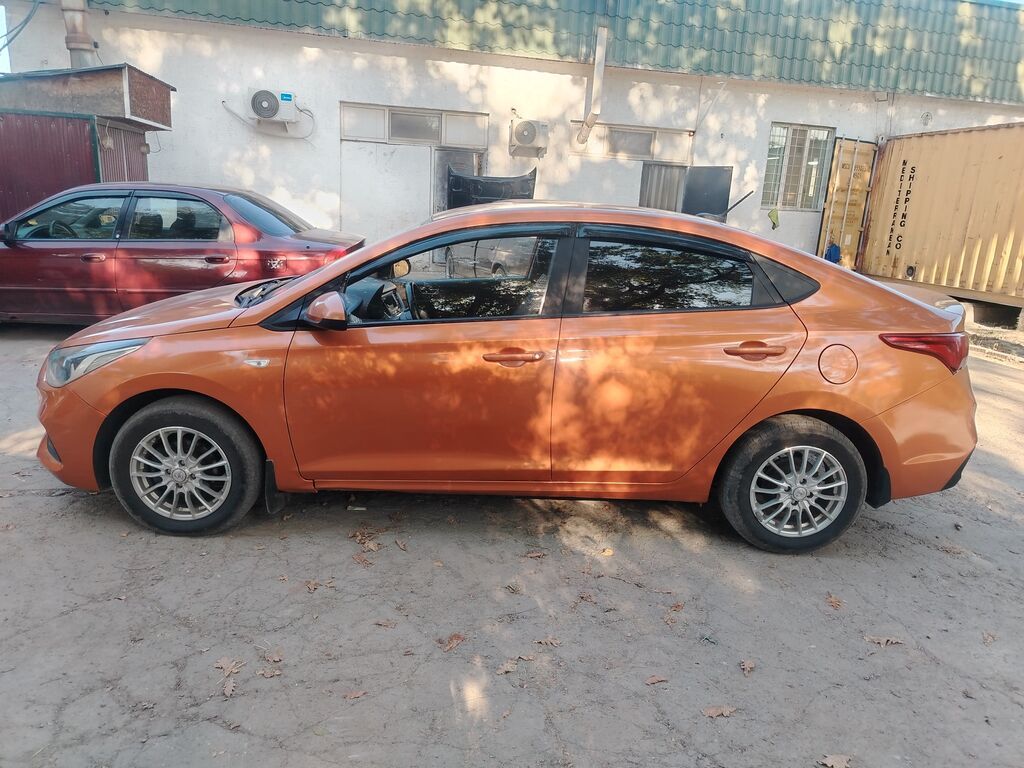 Hyundai Solaris: 2018 г., 1.6 л, Автомат, Бензин, Седан: фото 3