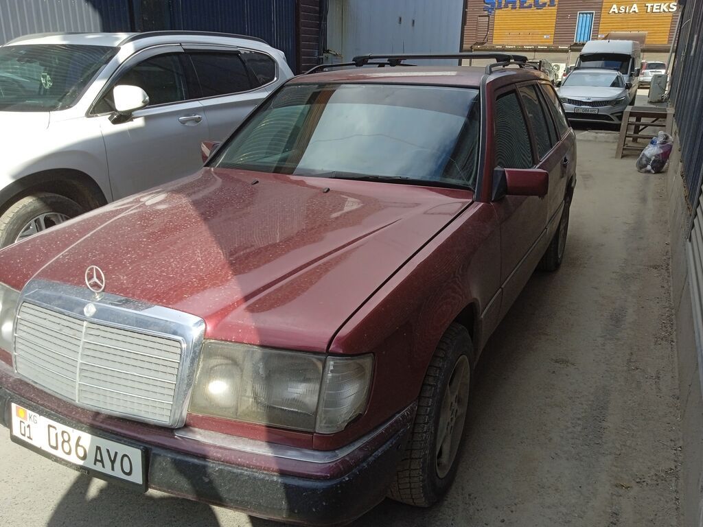 Mercedes-Benz W124: 1992 г., 2.2 л, Механика, Бензин, Универсал: фото 5