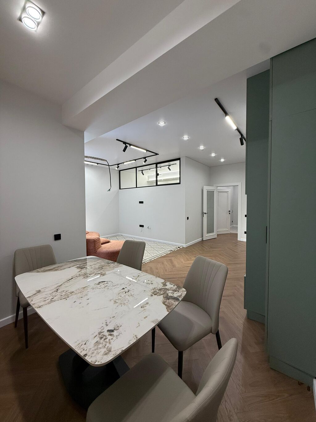 3 комнаты, 82 м², 10 мкр Элитка, 11 этаж, Дизайнерский ремонт: фото 8