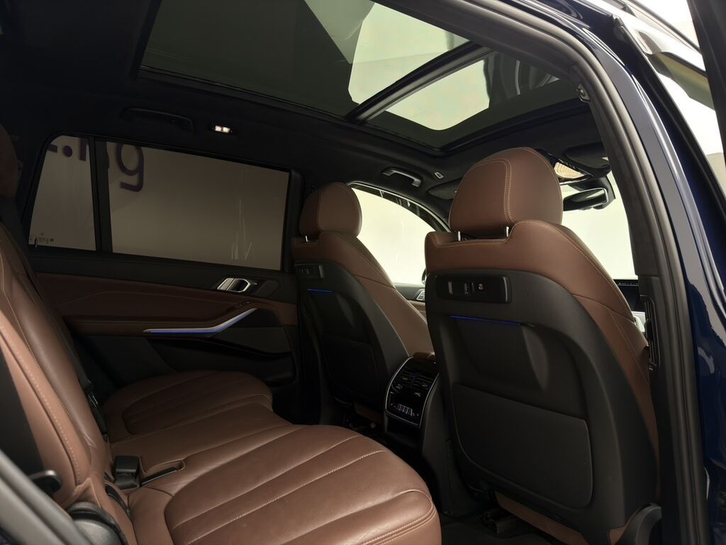 BMW X7: 2021 г., 3 л, Автомат, Гибрид, Внедорожник: фото 3