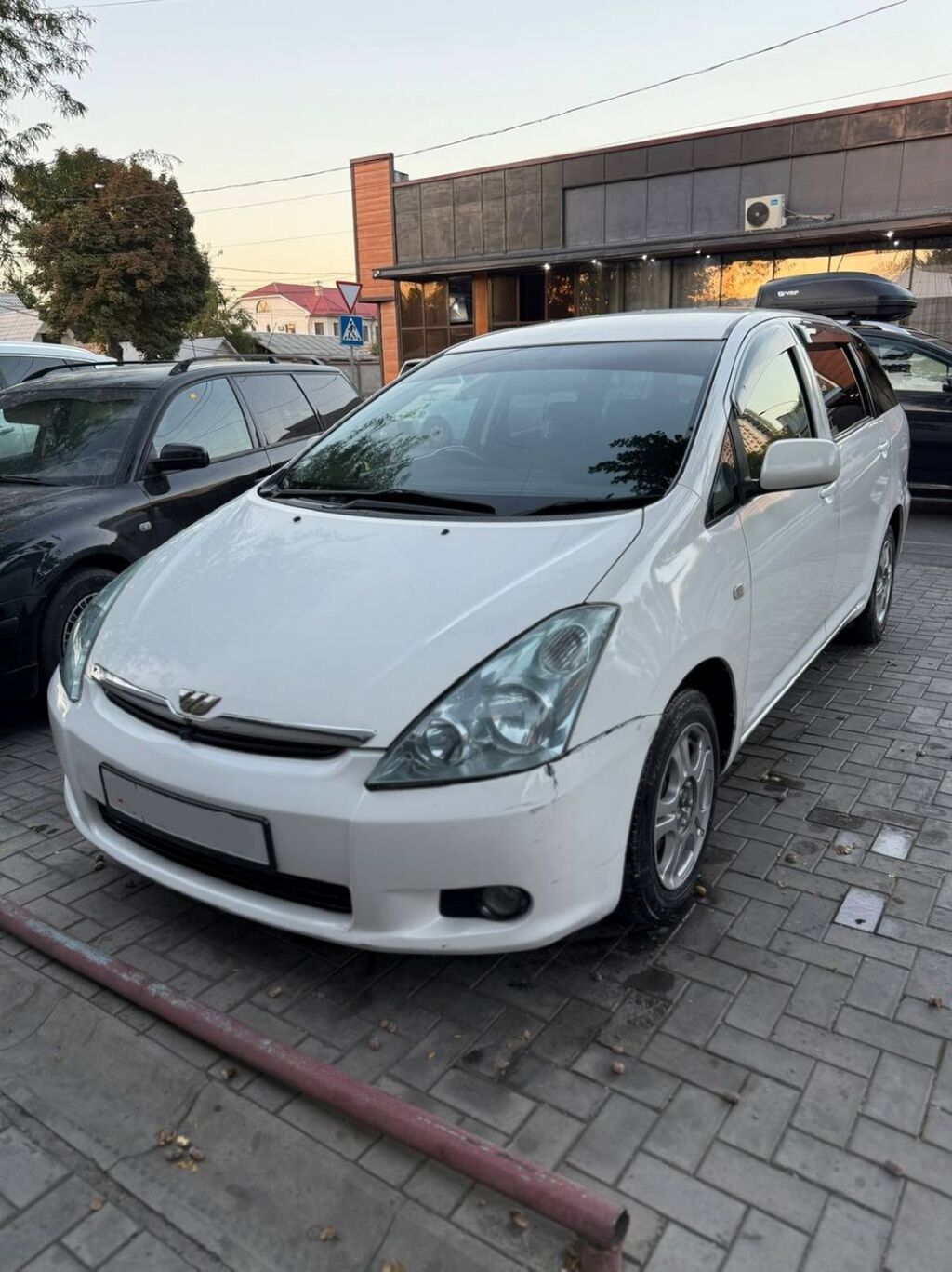 Toyota WISH: 2003 г., 1.8 л, Автомат, Бензин, Минивэн: фото 2