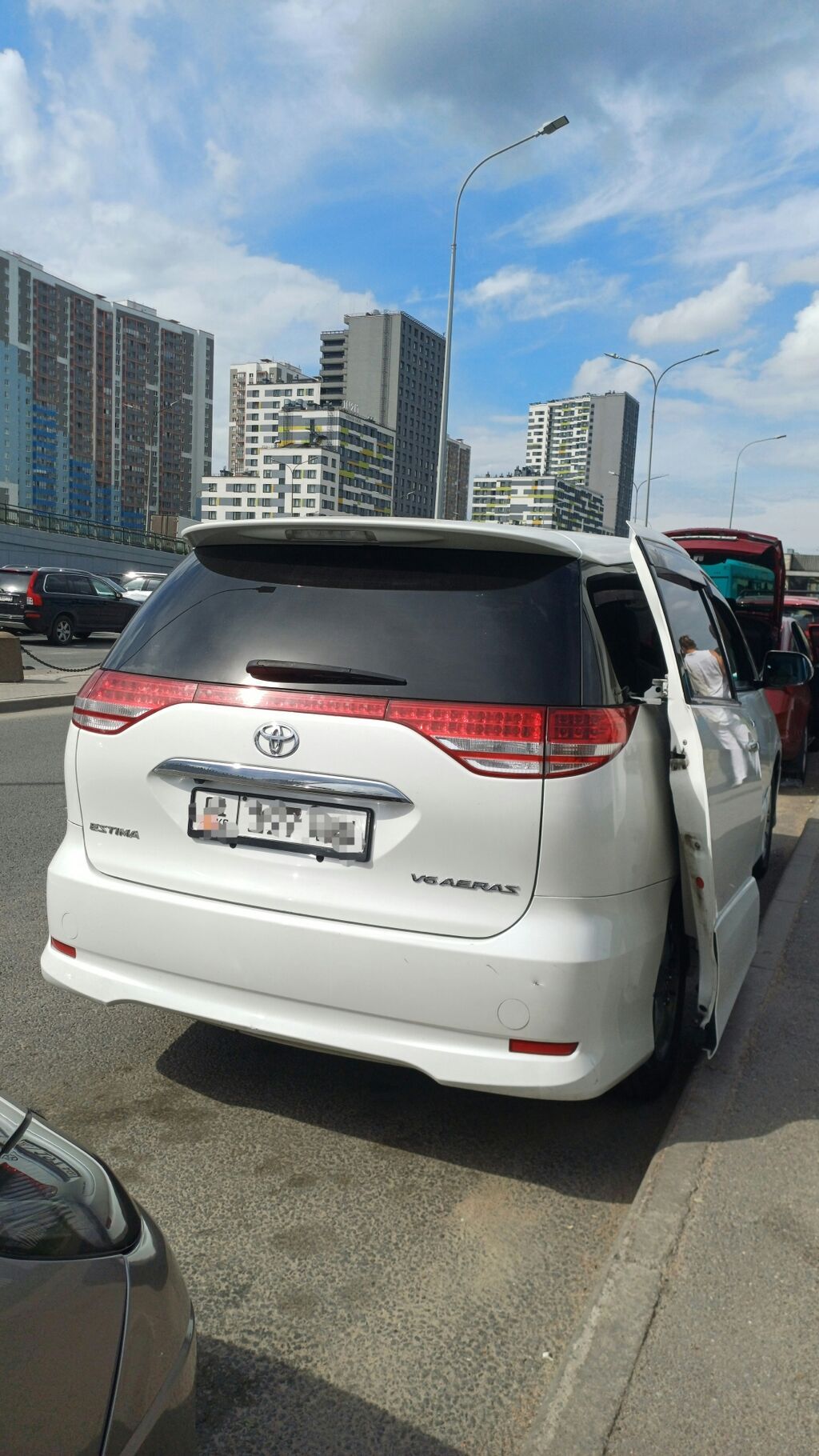 Toyota Estima: 2008 г., 3.5 л, Автомат, Бензин, Минивэн: фото 2