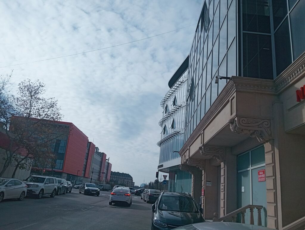 İcarəyə verilən ofis sahəsi. Babek pr 31, ağ şəhər ctiy park ilə