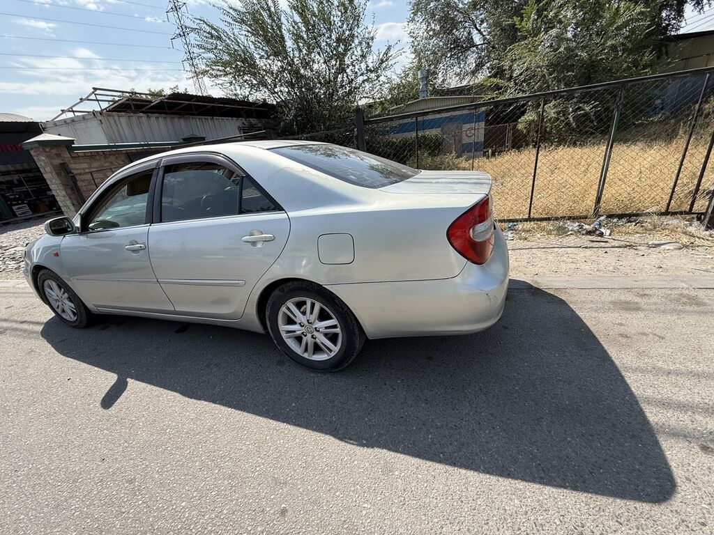 Toyota Camry: 2003 г., 2.4 л, Автомат, Бензин, Седан: фото 2