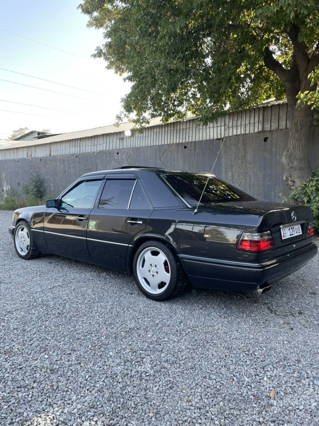 Mercedes-Benz E-Class: 1995 г., 2.2 л, Механика, Седан: фото 3