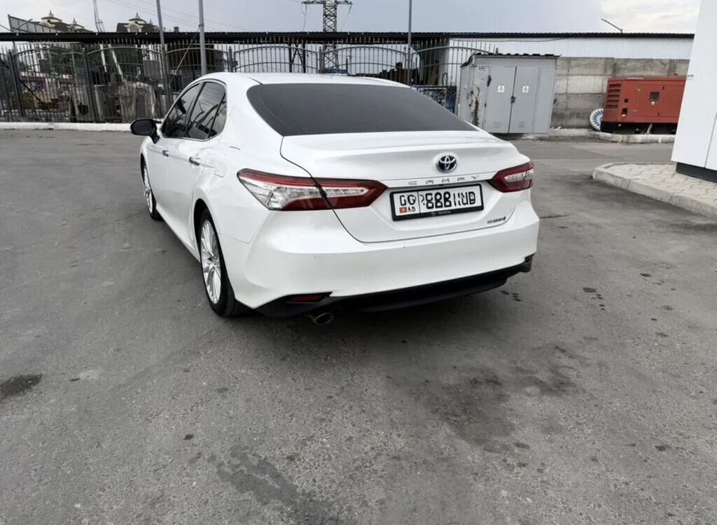 Toyota Camry: 2018 г., Автомат, Бензин, Седан — фото 4