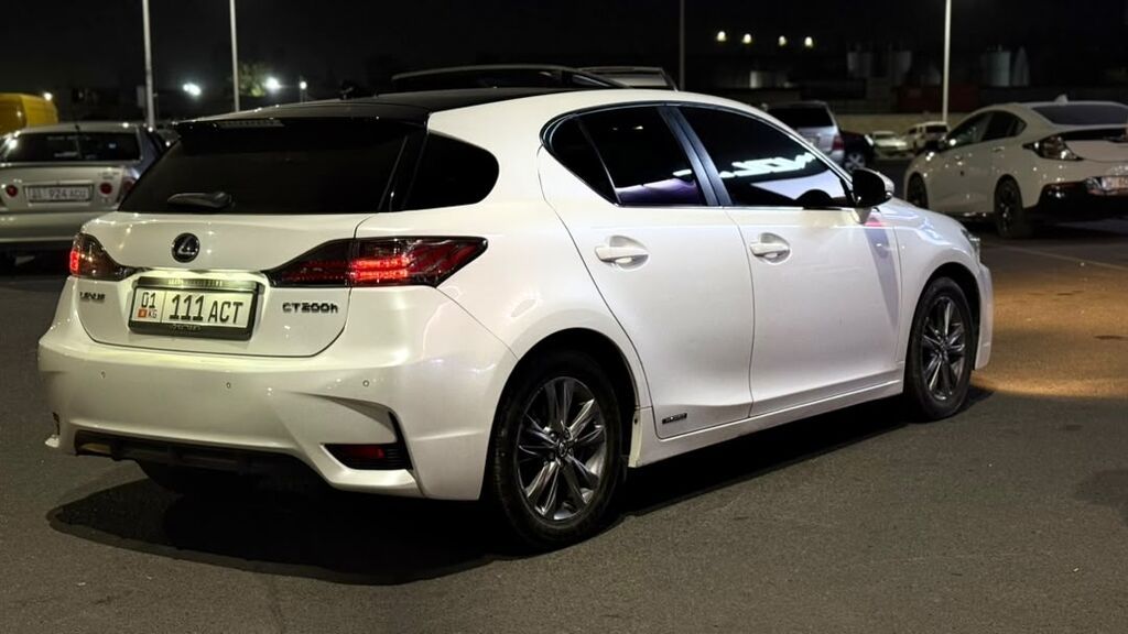 Lexus CT: 2014 г., Гибрид, Хэтчбэк: фото 3