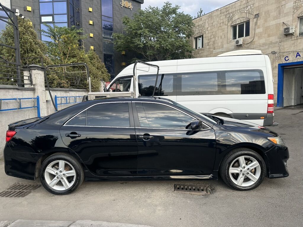 Toyota Camry: 2012 г., 2.5 л, Автомат, Бензин, Седан: фото 3