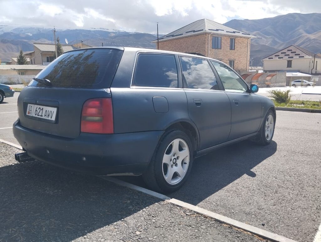 Audi A4: 1997 г., 2.4 л, Механика, Бензин, Универсал: фото 3