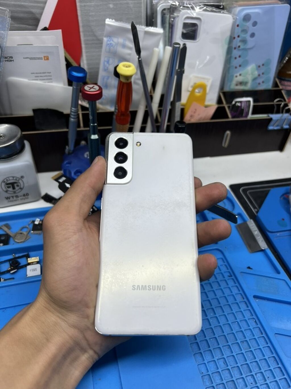 Samsung Galaxy S21 (белый) - Экран: 6.2", Dynamic AMOLED 2X — фото 2