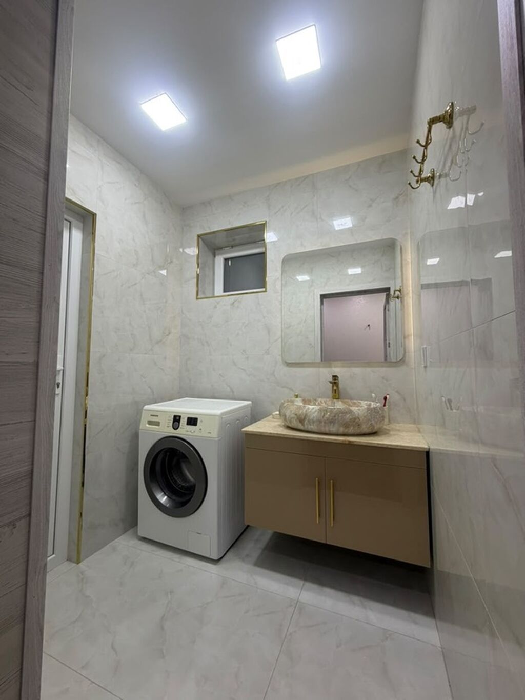 Dədə Qorqud 6 otaqlı, 178 kv. m, Yeni təmirli