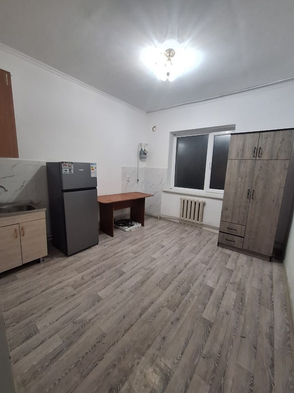 Сдаю маленькую студию . 3этаж.19кв. м. 2 человек. 22000 сом депозит: фото 2