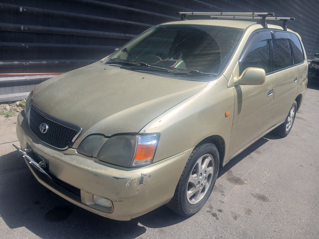 Toyota Ipsum: 1999 г., Автомат, Бензин, Минивэн: фото 3