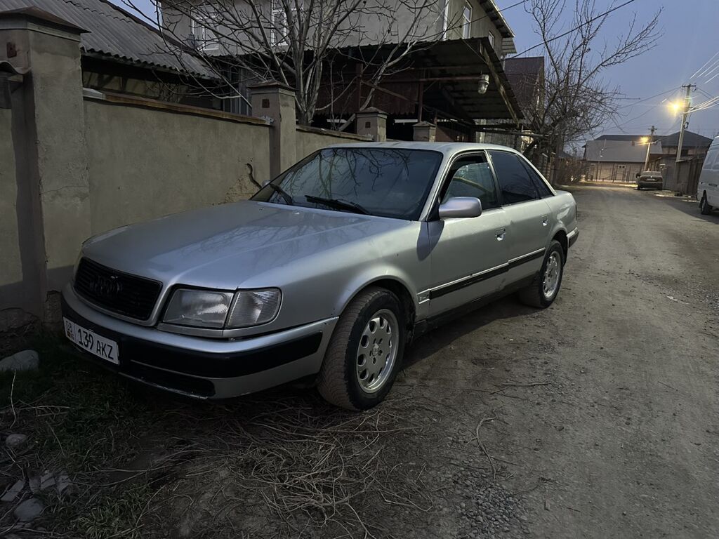 Audi 100
