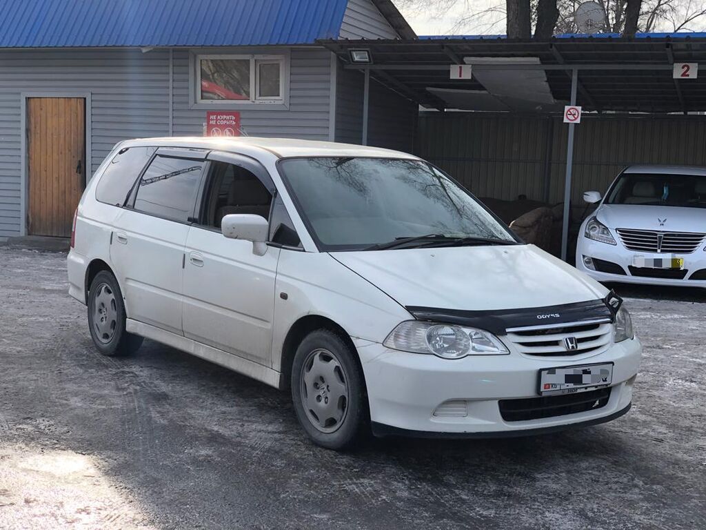 Хонда одиссей бишкек. Honda Odyssey второго поколения второй и третье поколение. Honda Odyssey 3 поколения второй и третье поколение.