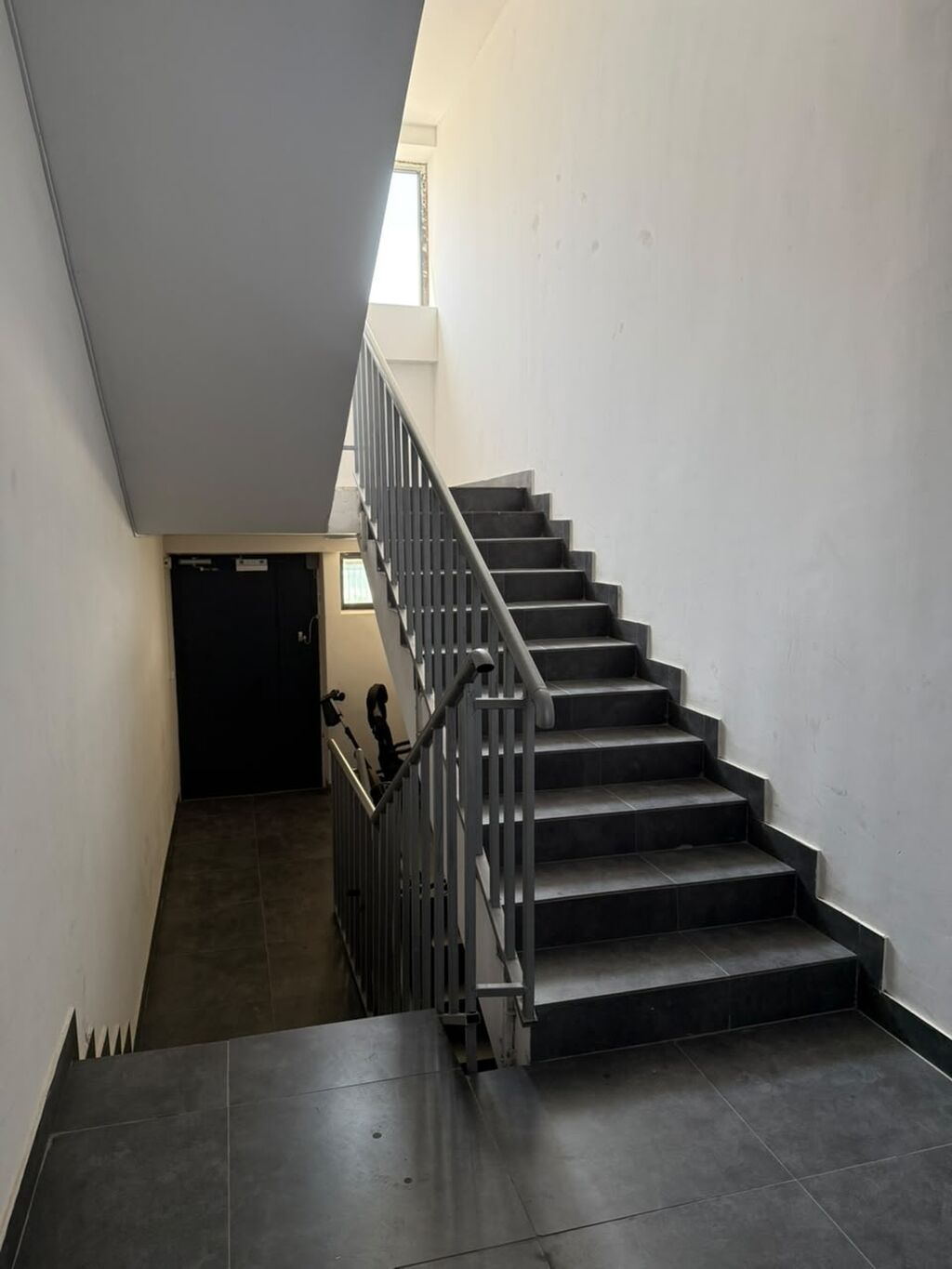 Студия, Джал мкр (в т.ч. Верхний, Нижний, Средний) Собственник, Семейным, от 1 года, С мебелью полностью: фото 2