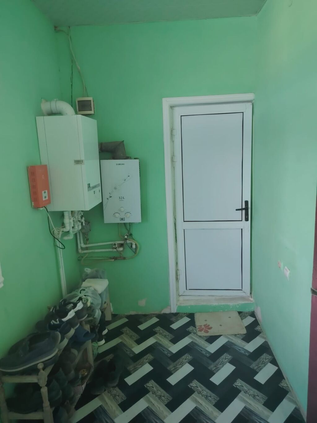 Suraxanı 3 otaqlı, 100 kv. m, Orta təmir
