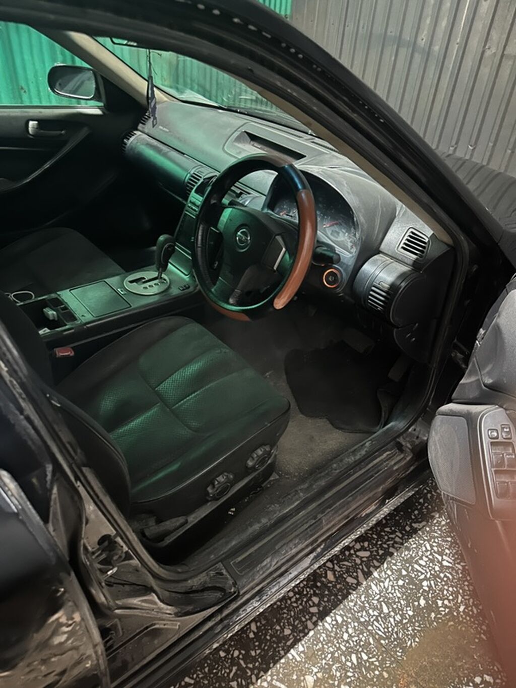 Nissan Skyline: 2002 г., 2.5 л, Автомат, Бензин, Седан: фото 6