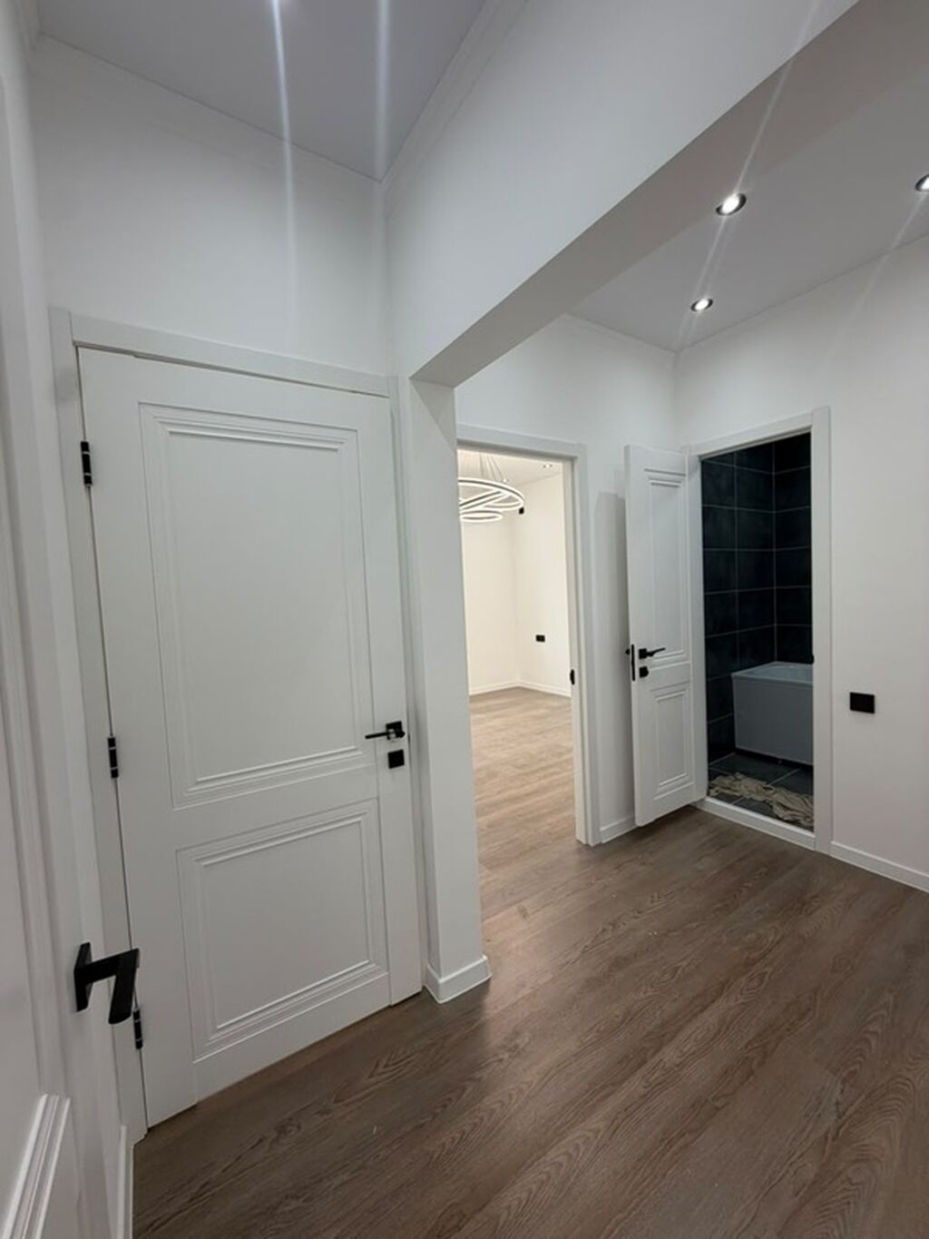 3 комнаты, 61 м², Вечерка 105 серия, 2 этаж, Евроремонт: фото 8