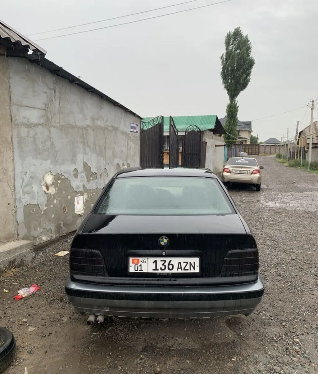BMW 3 series: 1994 г., 2 л, Механика, Бензин, Седан: фото 2