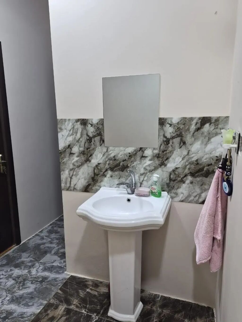 Məhsul: 3 otaqlı, tam mebellı yaşayış evi (daxili şəkillərdə) Təsvir