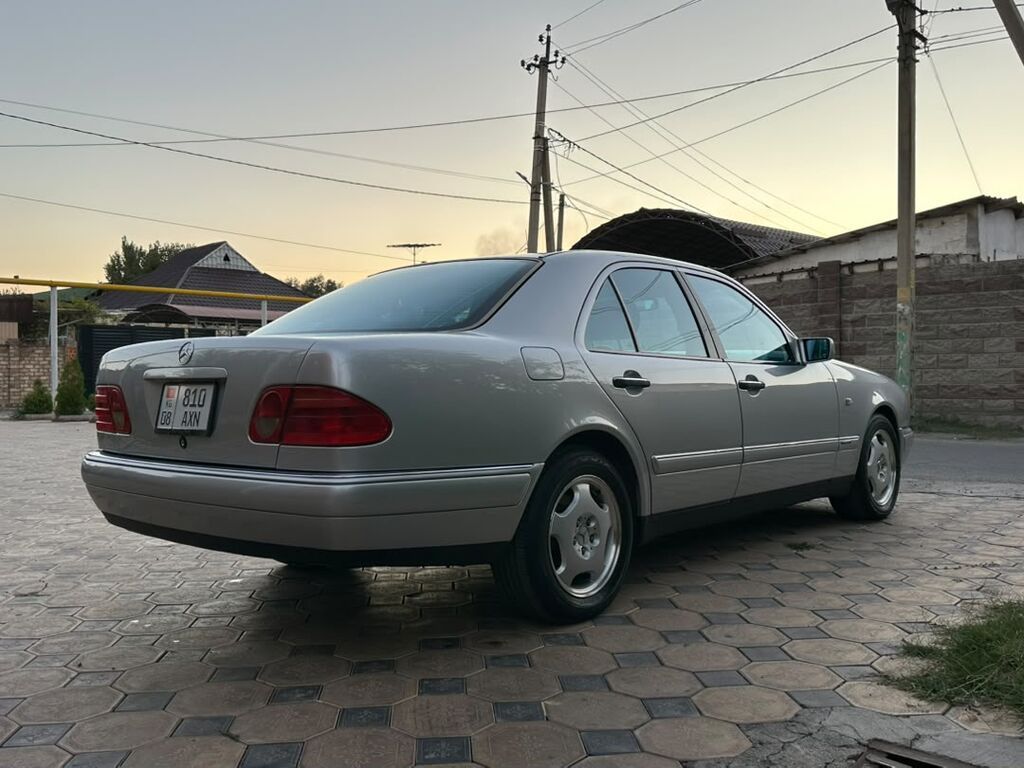 Mercedes-Benz E-Class: 1998 г., 4.3 л, Автомат, Бензин, Седан: фото 2