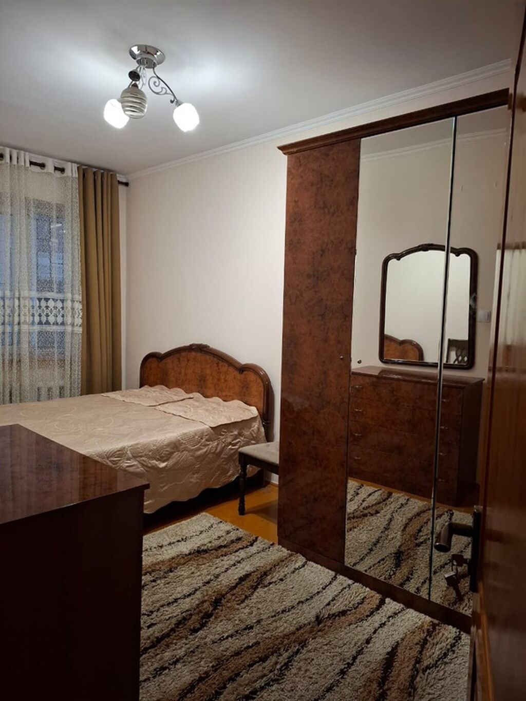 Сдам 3-комн. квартиру в центре, мебель, от 6 мес.: фото 2