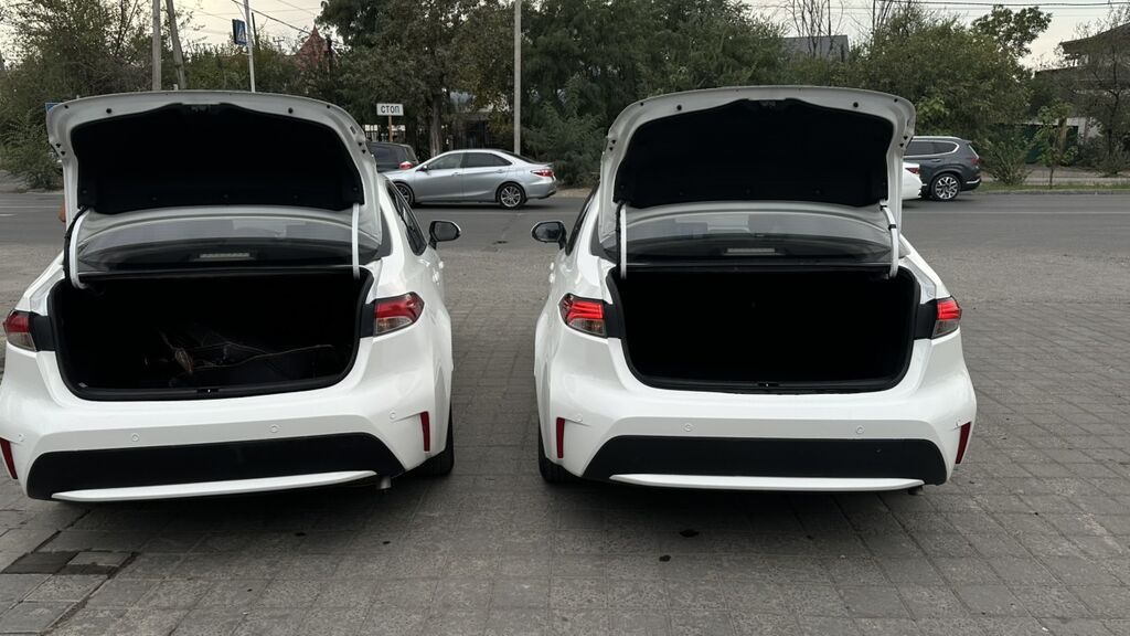 Toyota Corolla: 2021 г., 1.8 л, Автомат, Гибрид, Седан: фото 5