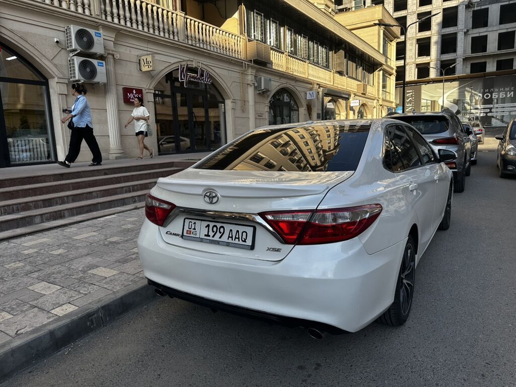 Toyota Camry: 2015 г., 3.5 л, Автомат, Бензин, Седан: фото 1