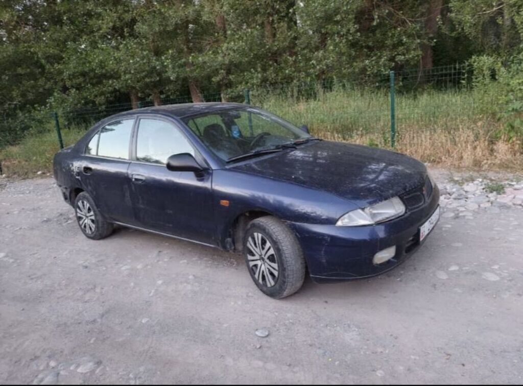 Mitsubishi Carisma: 1995 г., 1.6 л, Механика, Бензин, Седан: фото 2