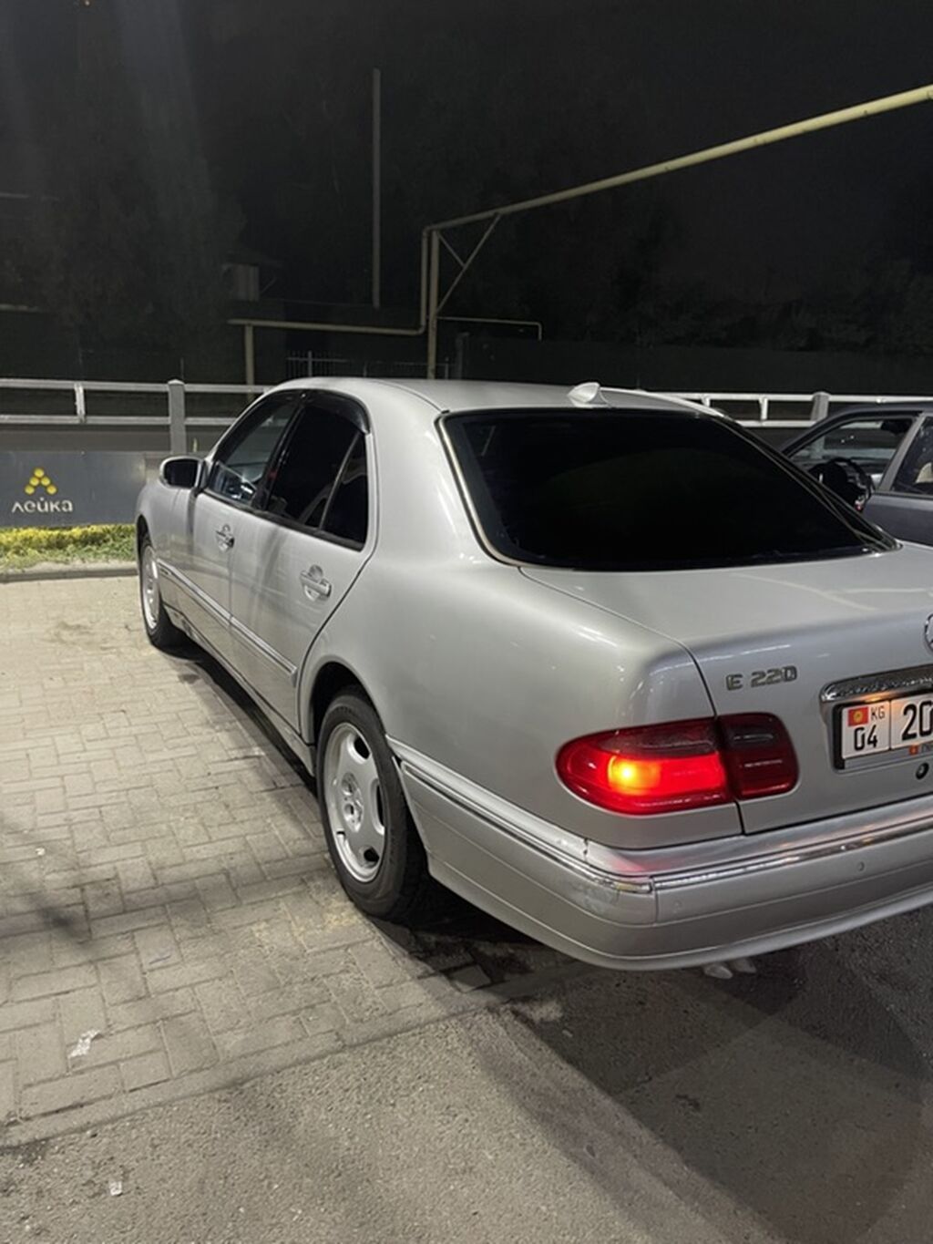 Mercedes-Benz E-Class: 2002 г., 2 л, Автомат, Бензин, Седан: фото 2
