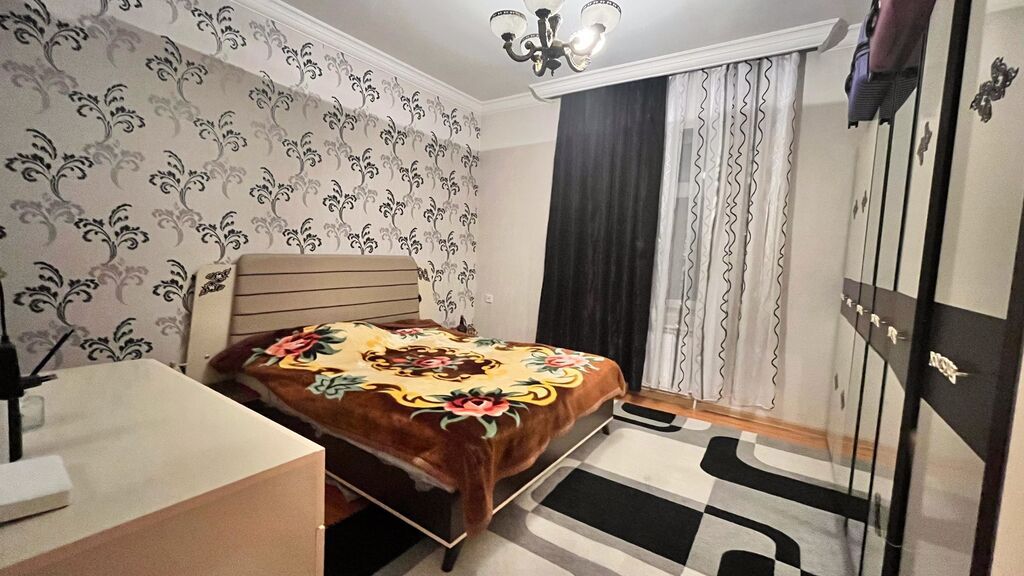 Bakı, Binəqədi qəs., 4 otaqlı, Köhnə tikili, m. Azadlıq Prospekti, 100 kv. m