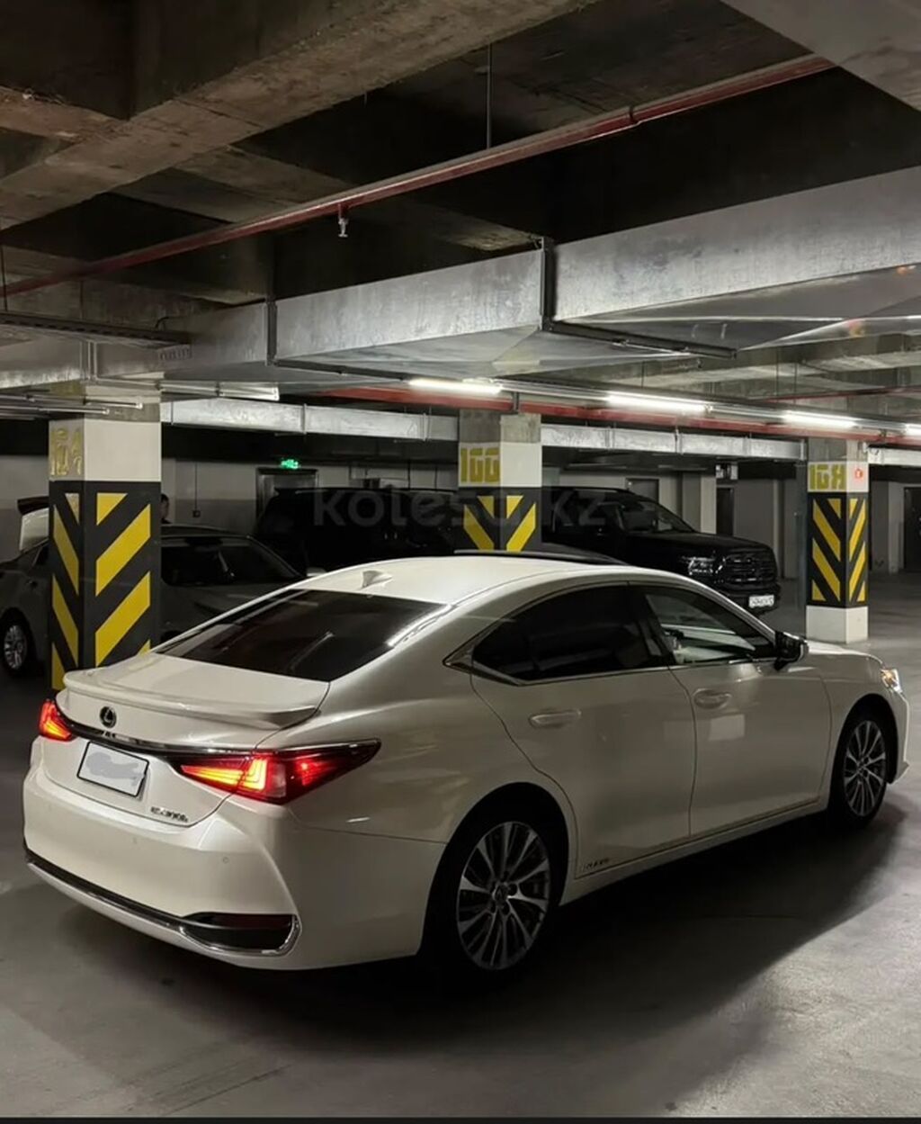 Lexus ES: 2019 г., 2.5 л, Автомат, Гибрид, Седан: фото 4