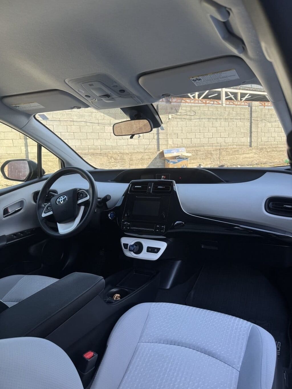 Toyota Prius, 2018 г., хэтчбэк: фото 3