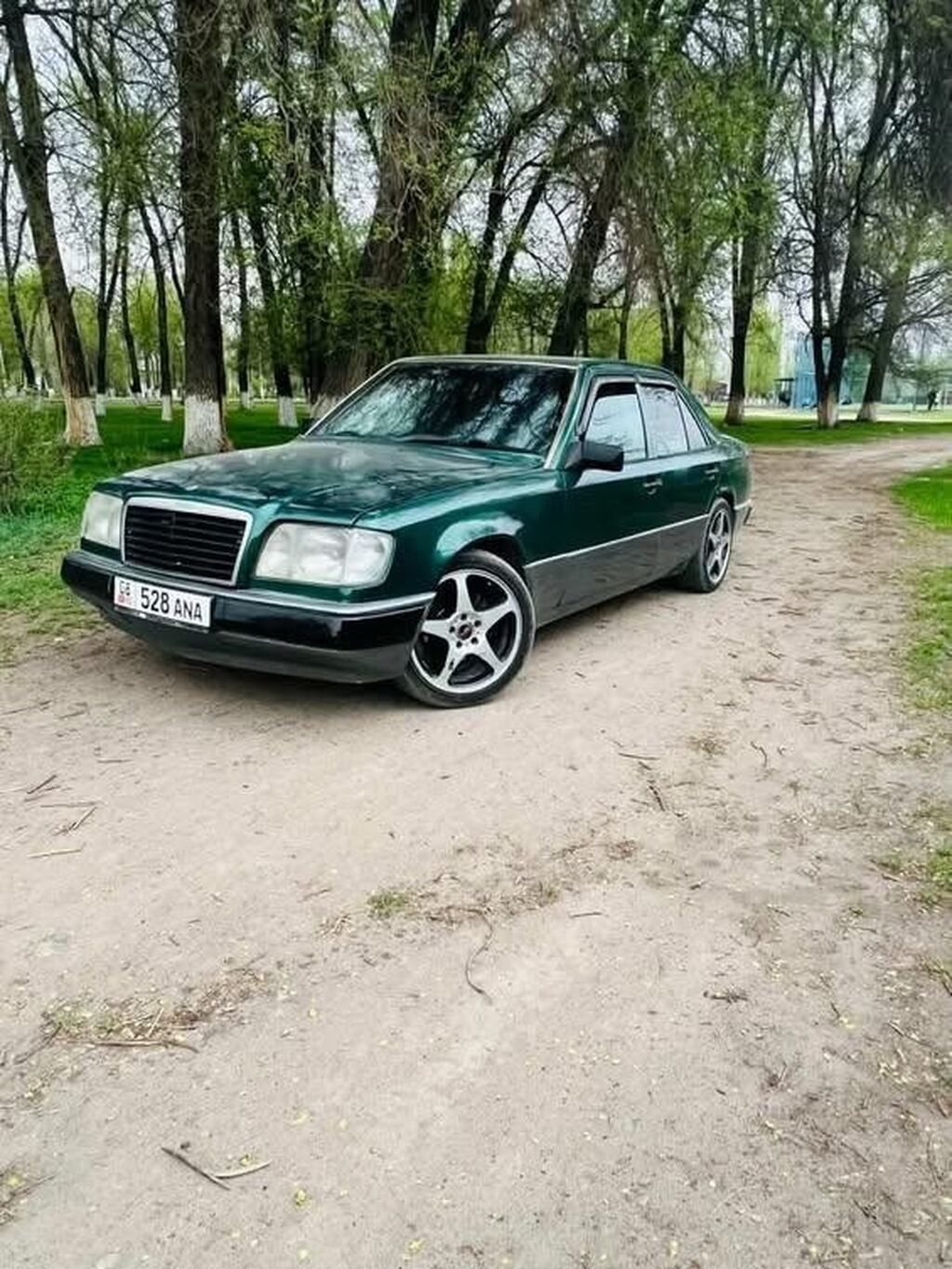 Mercedes-Benz W124: 1992 г., 2.3 л, Механика, Бензин, Седан: фото 3