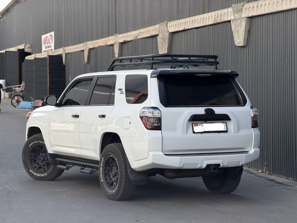 Toyota 4Runner: 2021 г., 4 л, Автомат, Бензин, Внедорожник: фото 4