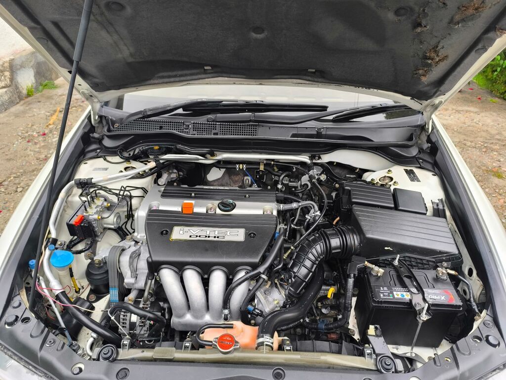 Honda Accord: 2004 г., 2 л, Автомат, Бензин, Седан: фото 8