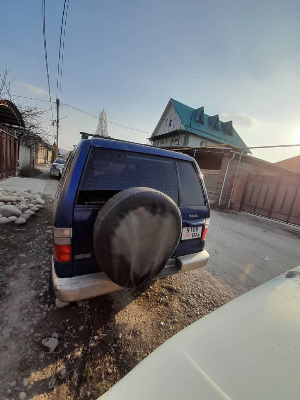 Isuzu Bighorn: 2001 г., Автомат, Дизель, Внедорожник: фото 3