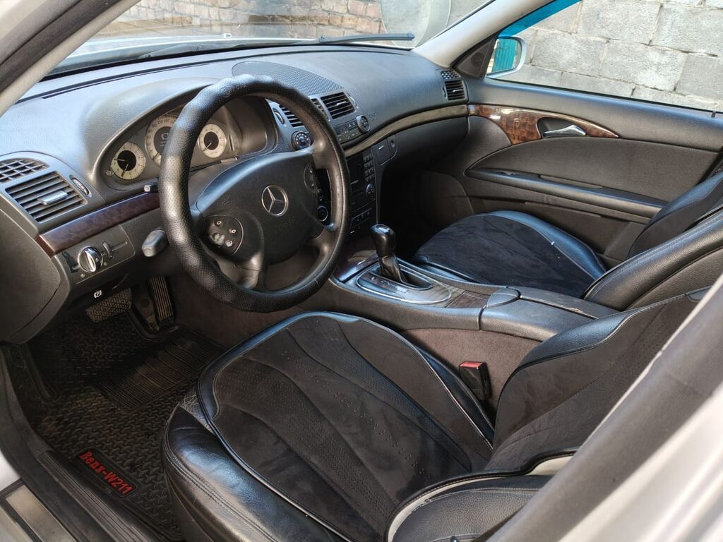 Mercedes-Benz E-Class: 2005 г., 2.2 л, Автомат, Дизель, Седан: фото 3