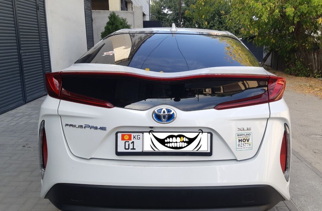 Toyota Prius: 2020 г., 1.8 л, Автомат, Гибрид, Лифтбек: фото 2