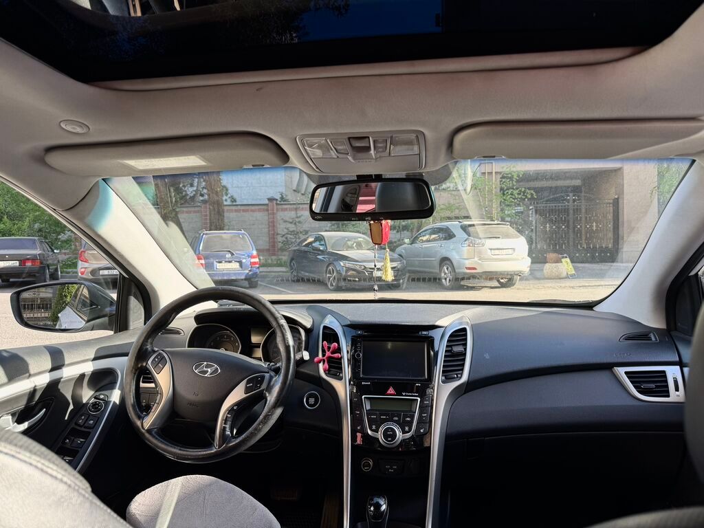 Hyundai i30: 2016 г., 1.6 л, Автомат, Бензин, Седан: фото 3