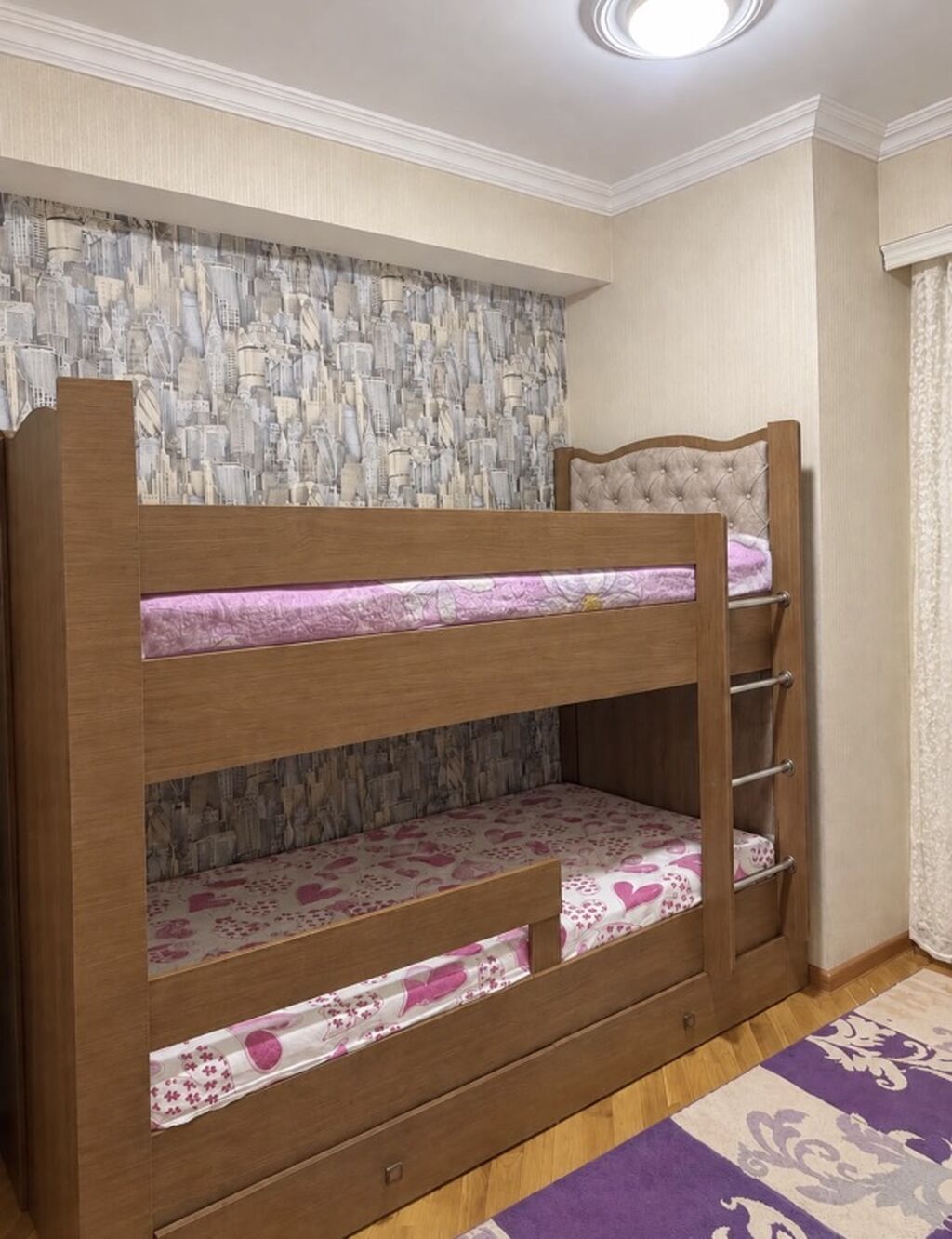 Uşaq otağı üçün mebel dəsti təqdim olunur. Dəst halında satılır Dəstə